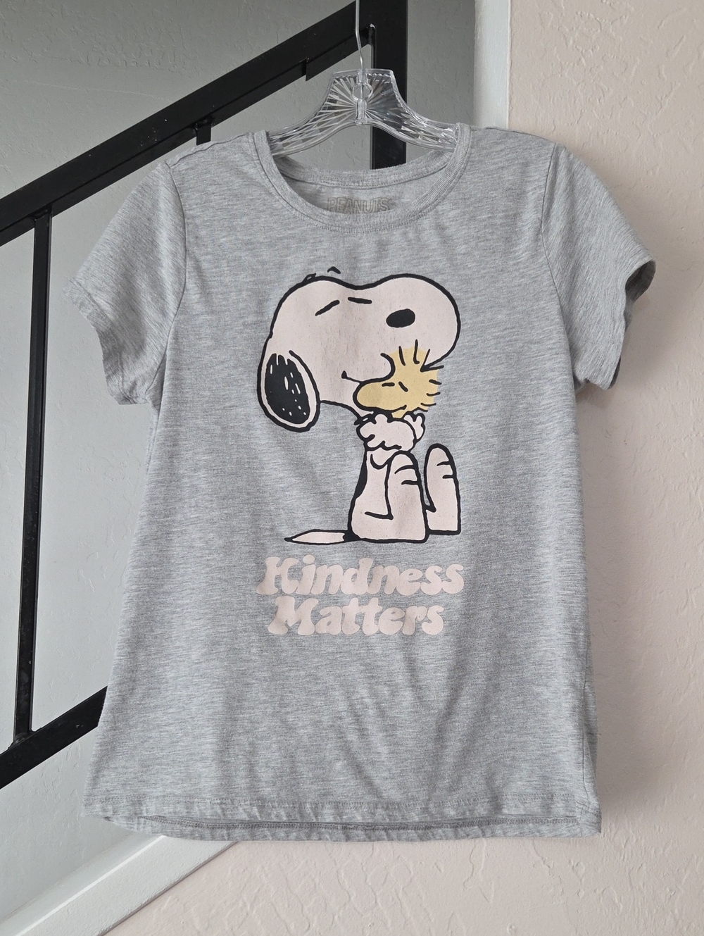 Peanuts Gray Snoopy & Woodstock "Kindness Matters" Tee Size S